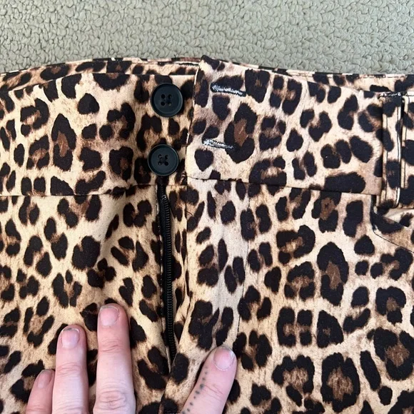Torrid Leopard Print pixie Pant - Picture 4 of 6